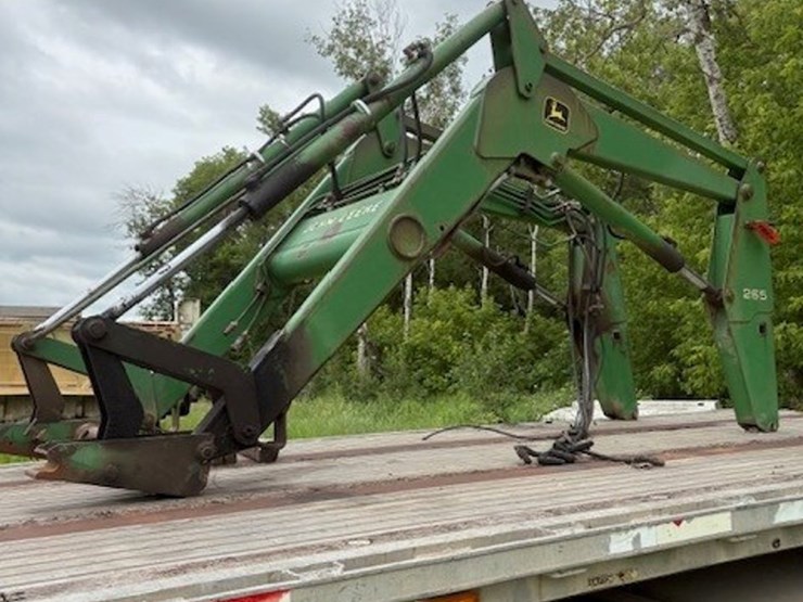 john-deere-265-image-1