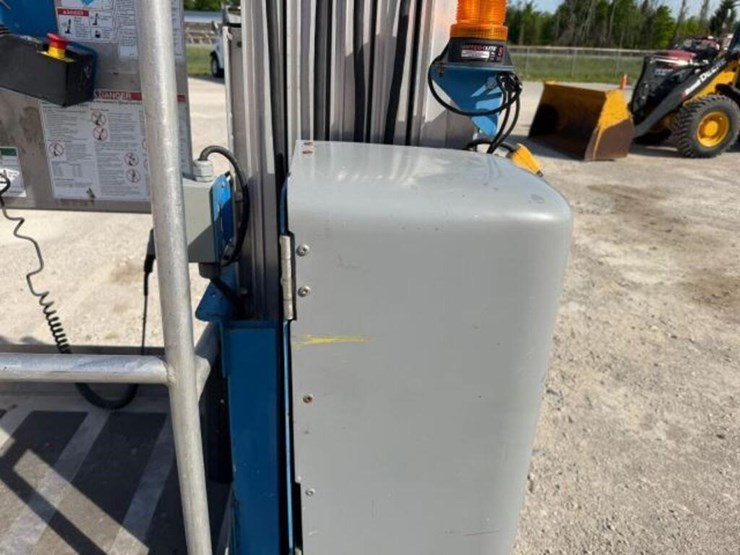 2015-genie-gr-20-electric-personnel-lift-gr1539528-image-25