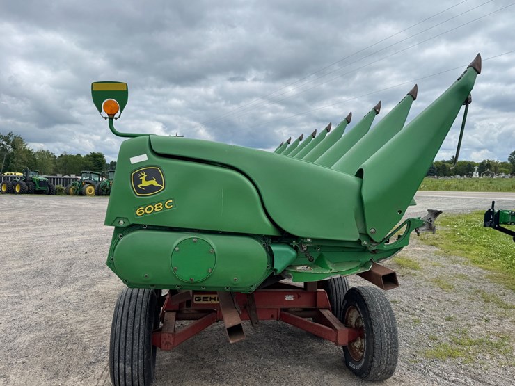 2015-john-deere-608c-image-9