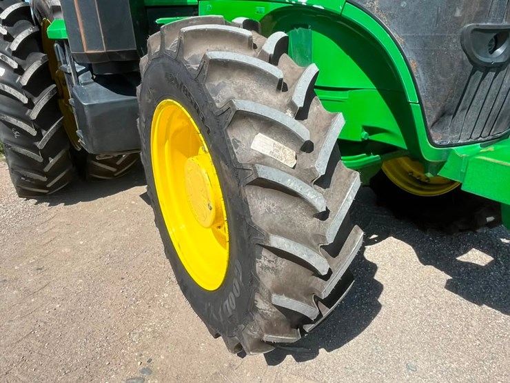 2023-john-deere-7r-210-image-19