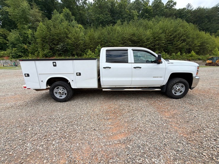 2018-chevrolet-2500-image-6