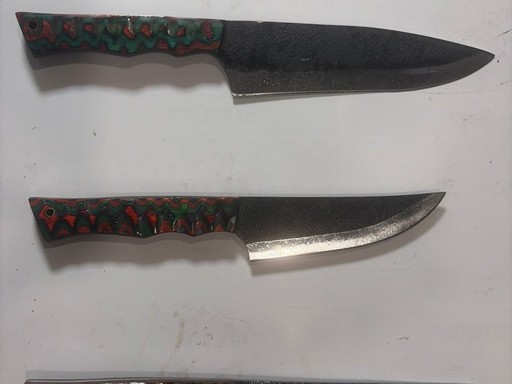 #5937-•-(5)-unused-knives-image-2