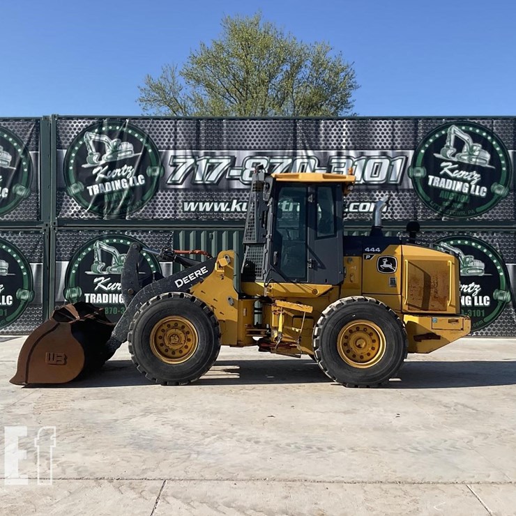 2021 DEERE 444 P-TIER