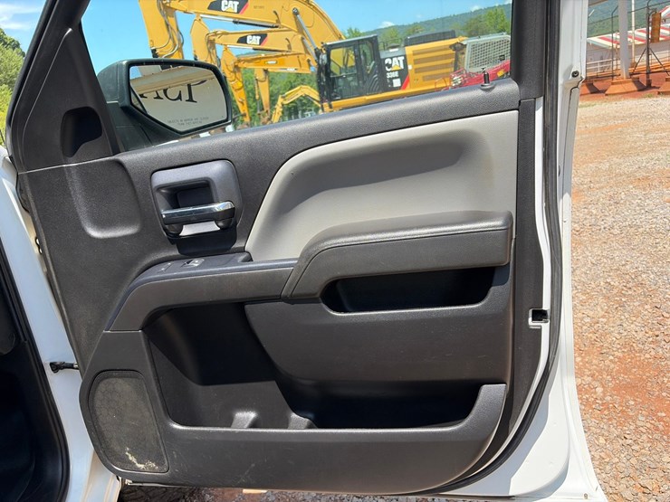 2019-chevrolet-silverado-1500-image-31