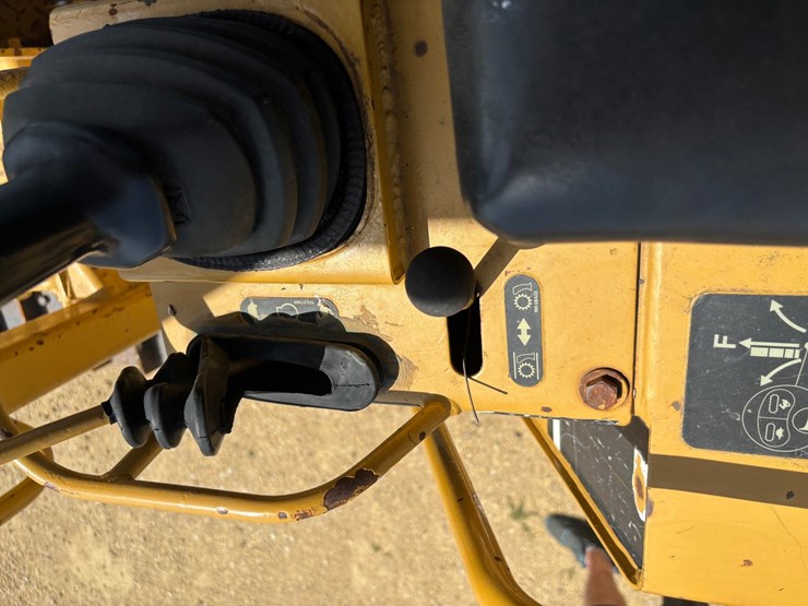 caterpillar-d5c-iii-image-43
