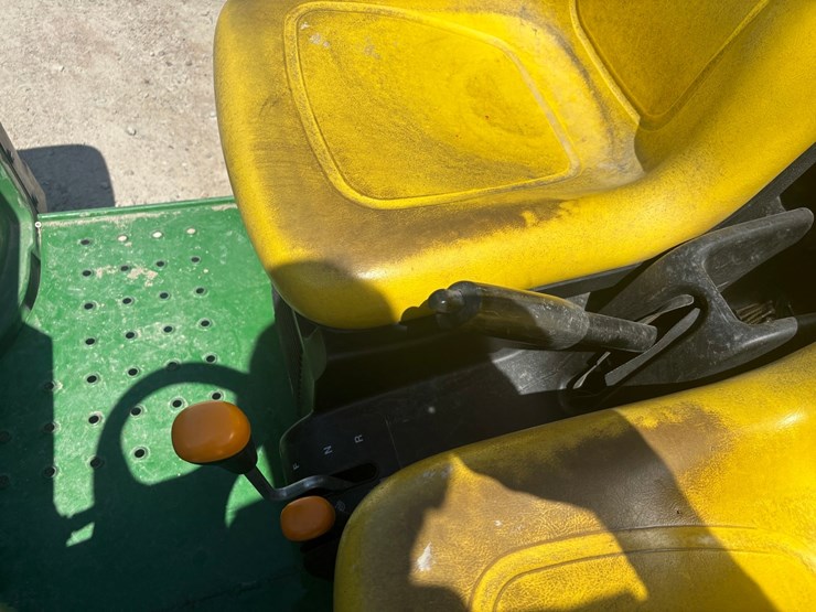2016-john-deere-gator-image-30