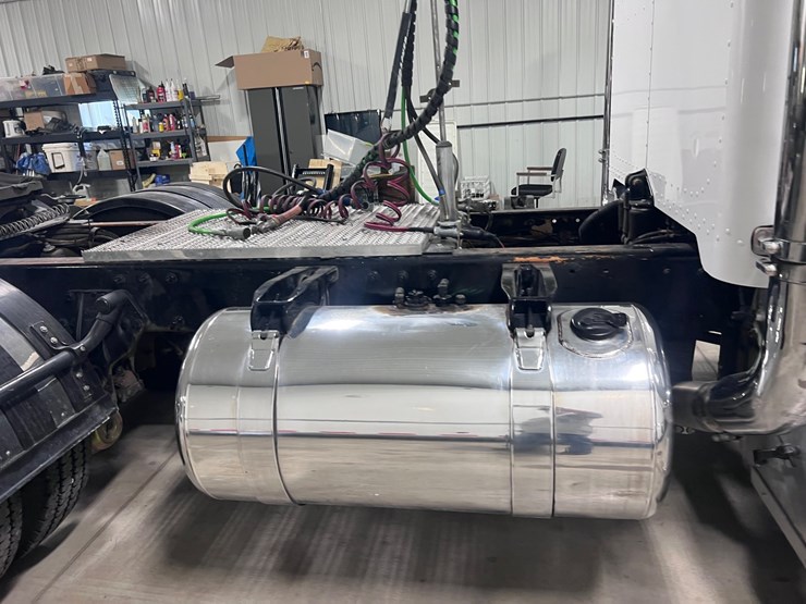 peterbilt-379-image-50
