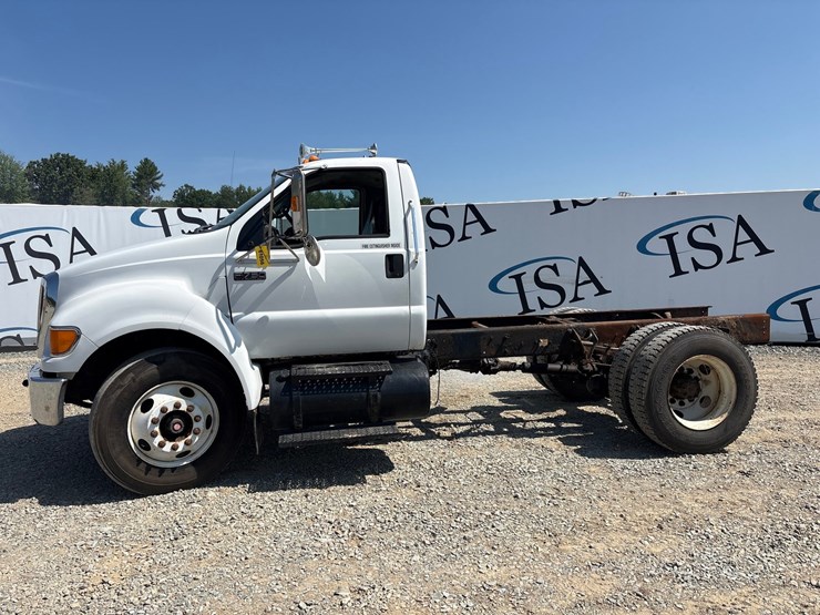 ford-f750-image-2