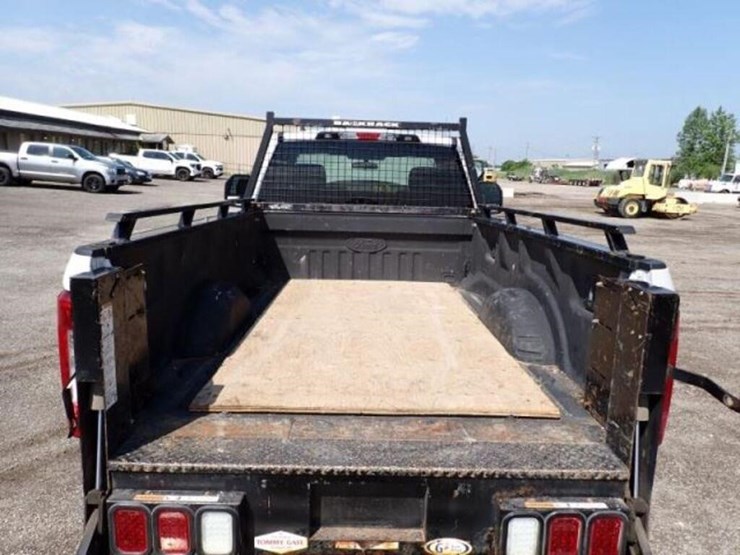 2019-ford-f350-xl-image-38