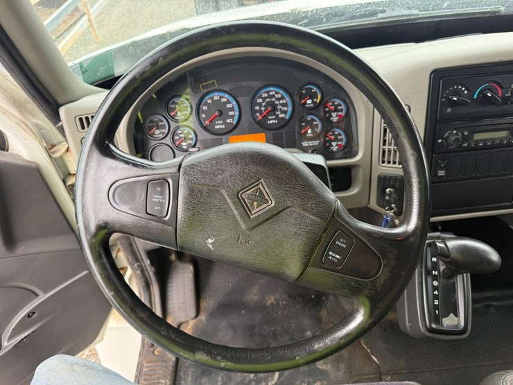 2011-international-durastar-4300-image-73