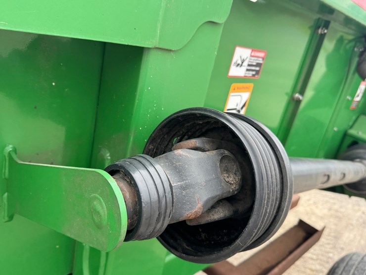 2015-john-deere-608c-image-8