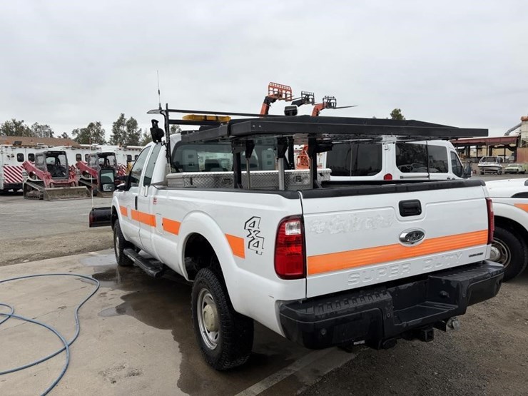 2016-ford-f350-xl-image-4