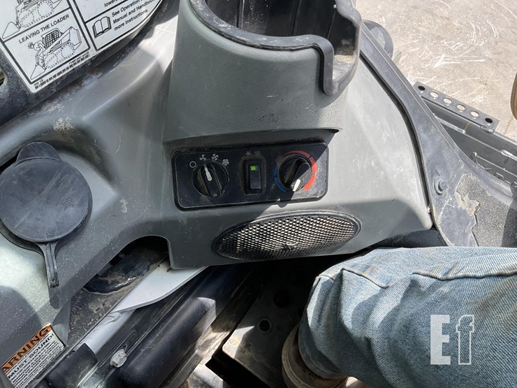 2022-bobcat-s770-image-12