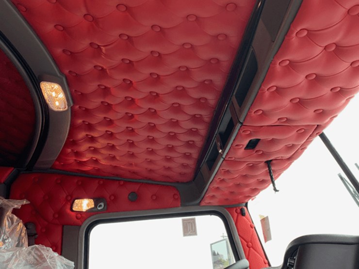 2023-kenworth-w900l-image-7