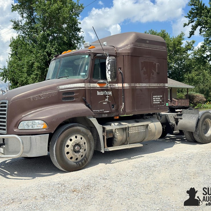 2001 Mack CX613 Vision T/A Sleeper Truck Tractor