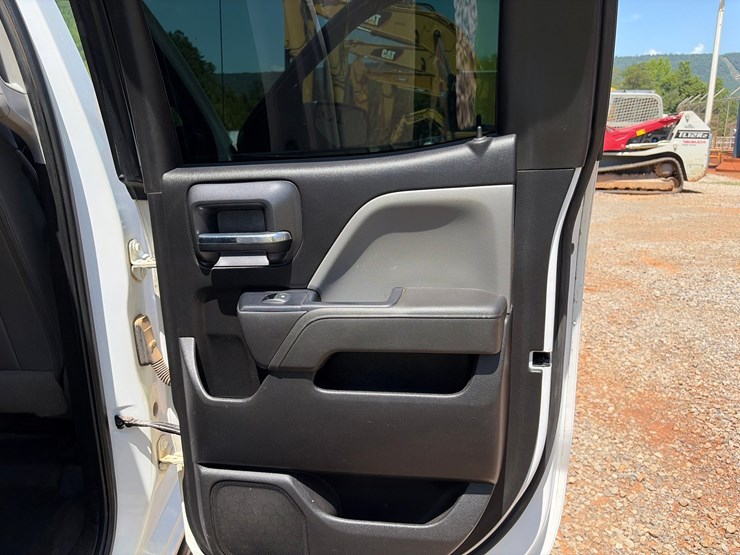 2019-chevrolet-silverado-1500-image-27