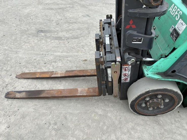 2019-mitsubishi-fgc25n-image-5