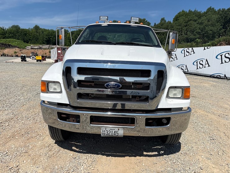 ford-f750-image-8
