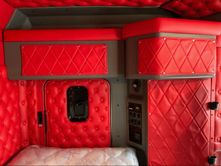 2023-kenworth-w900l-image-12