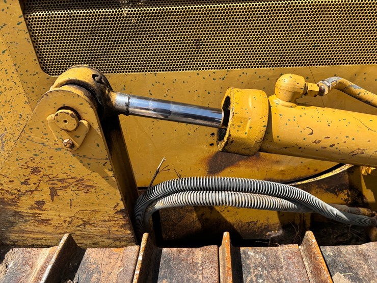 caterpillar-d5c-iii-image-48