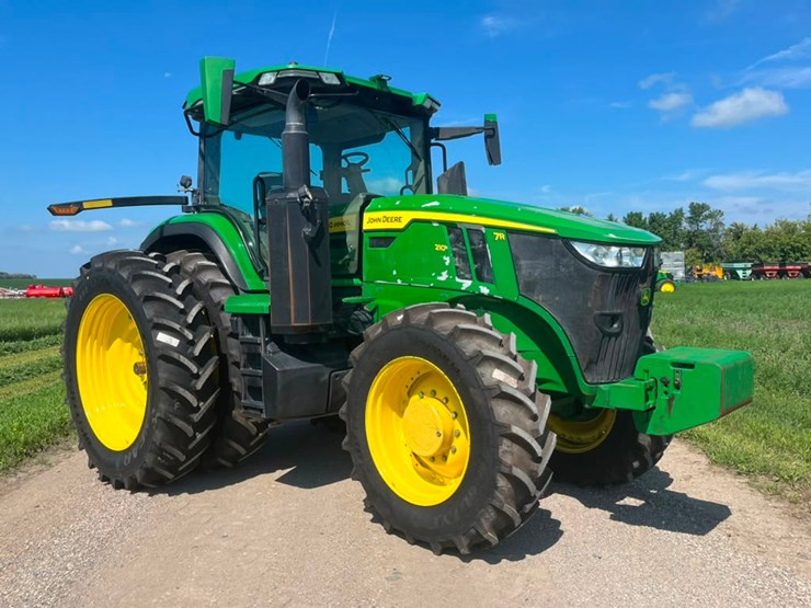2023-john-deere-7r-210-image-15