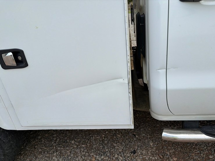 2018-chevrolet-2500-image-18