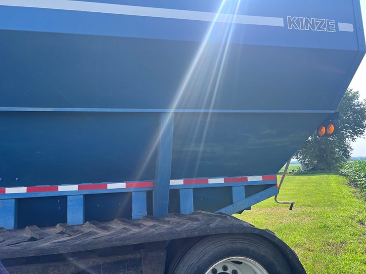 kinze-1040-image-14
