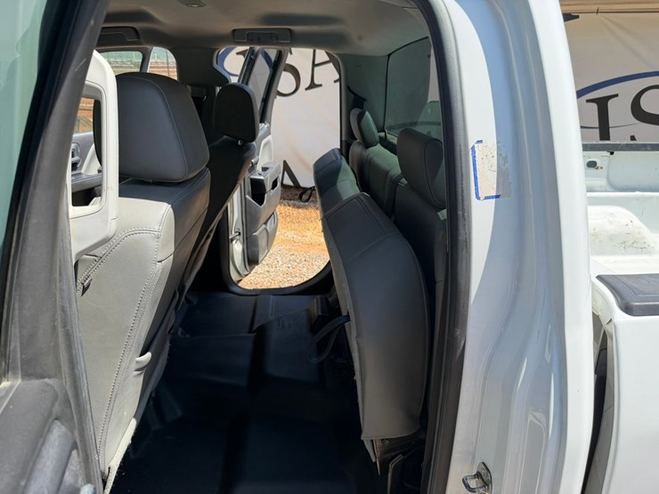 2019-chevrolet-silverado-1500-image-40
