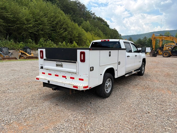 2018-chevrolet-2500-image-5