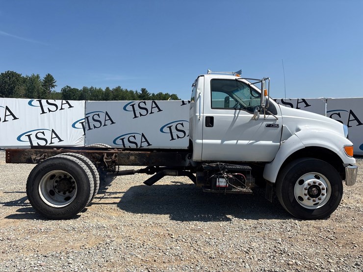 ford-f750-image-6