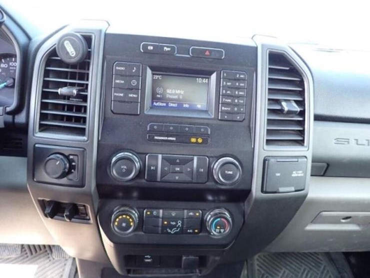 2019-ford-f350-xl-image-17