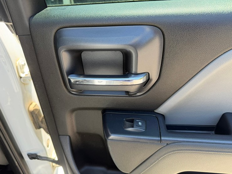 2019-chevrolet-silverado-1500-image-46