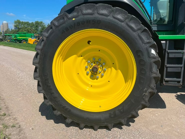 2023-john-deere-7r-210-image-24