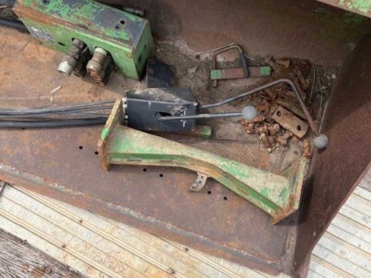 john-deere-265-image-11