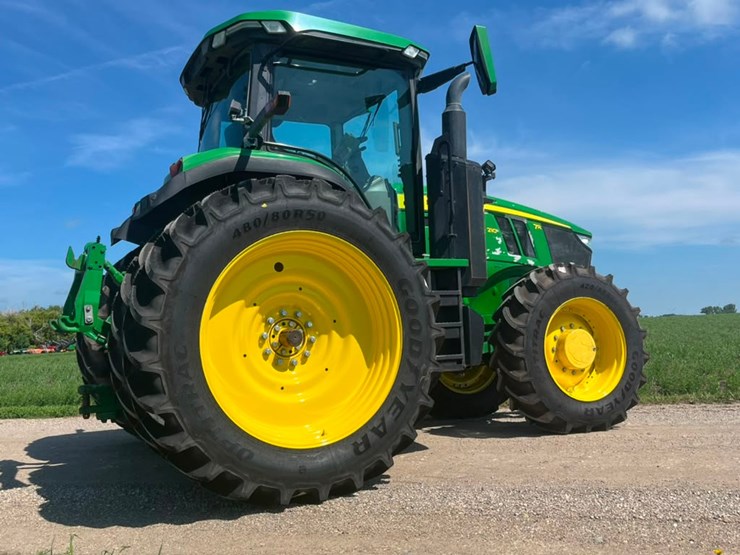 2023-john-deere-7r-210-image-7