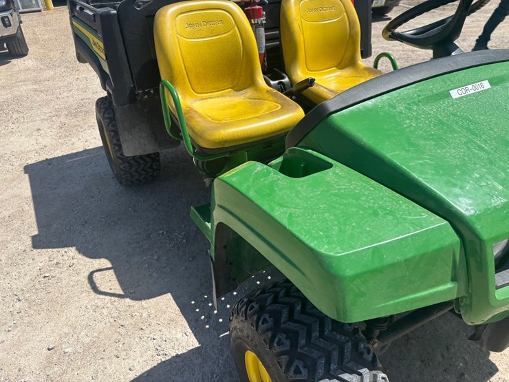2016-john-deere-gator-image-14