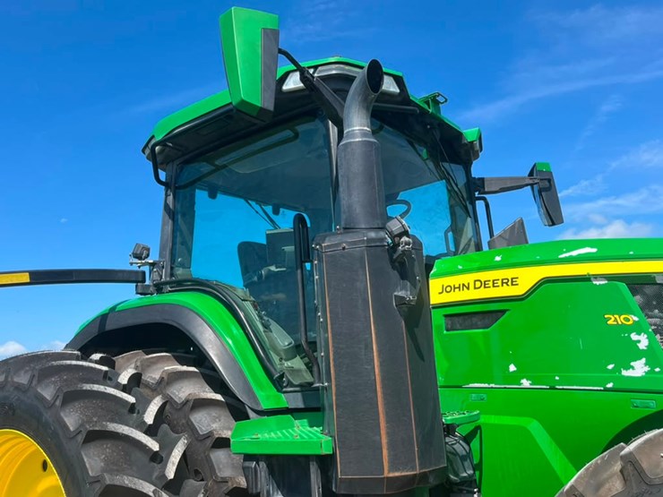 2023-john-deere-7r-210-image-60