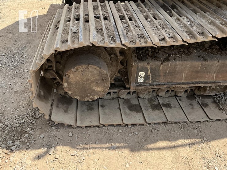 2022-deere-245g-lc-image-7