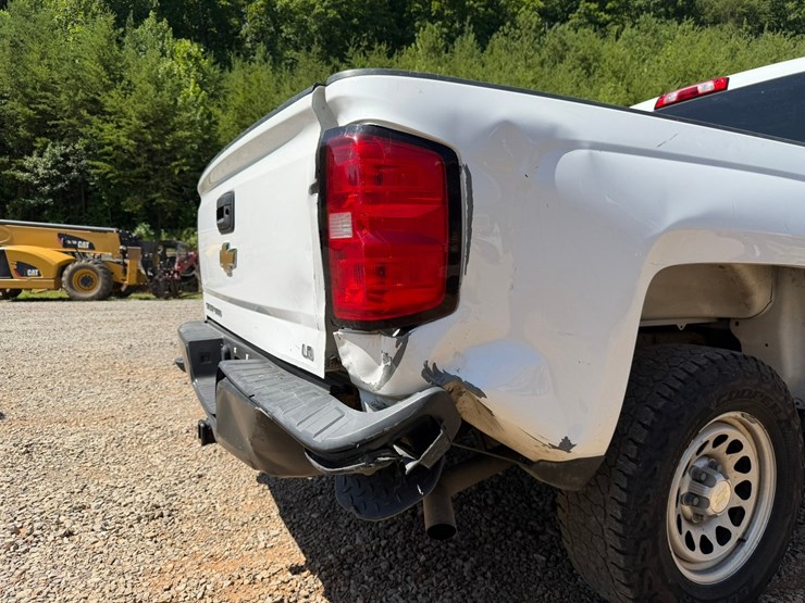2019-chevrolet-silverado-1500-image-18