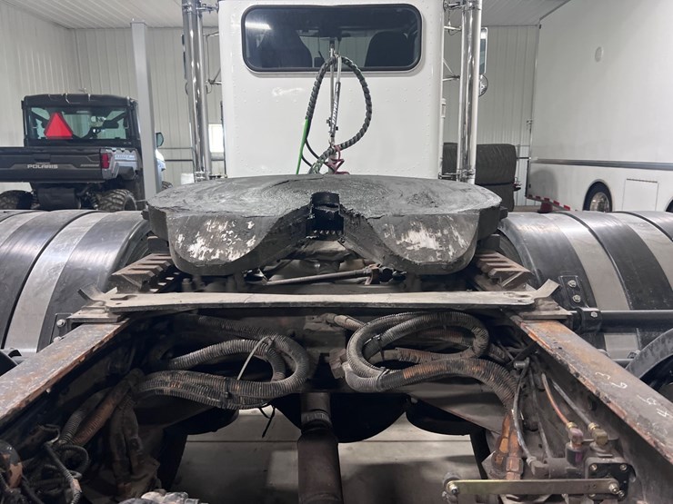 peterbilt-379-image-40
