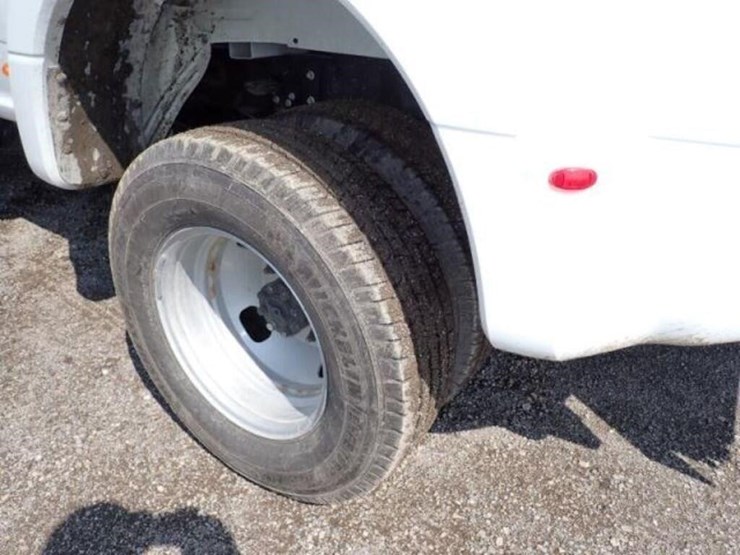 2019-ford-f350-xl-image-31