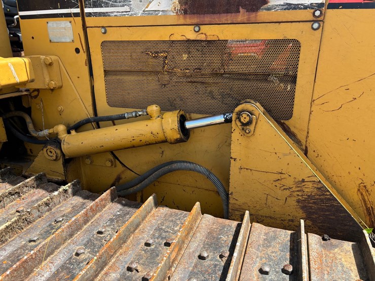 caterpillar-d5c-iii-image-10