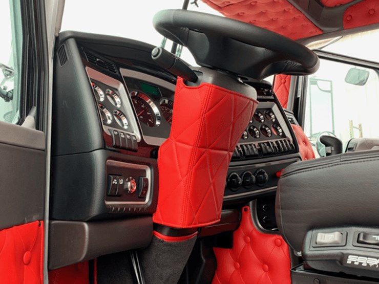 2023-kenworth-w900l-image-4