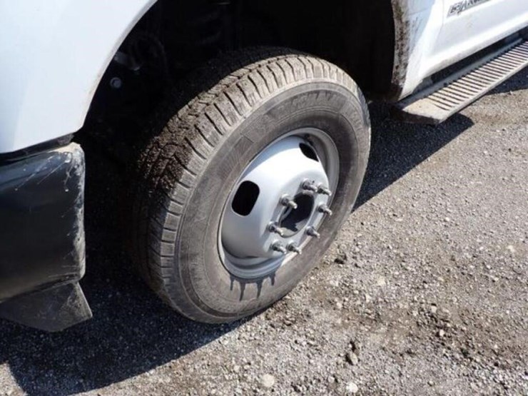 2019-ford-f350-xl-image-26