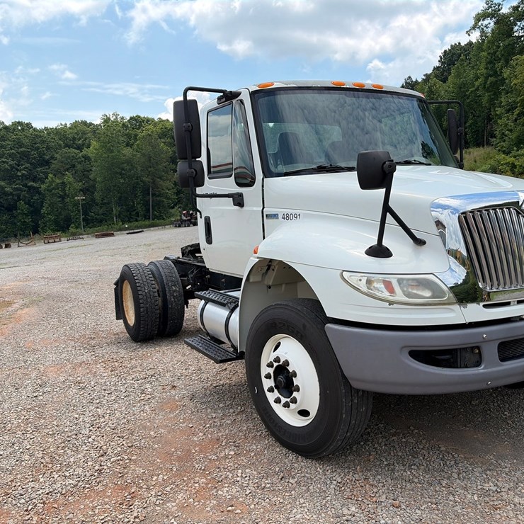 2012 INTERNATIONAL 4400 SBA