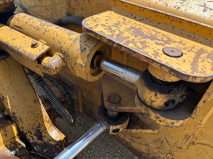 caterpillar-d5c-iii-image-59
