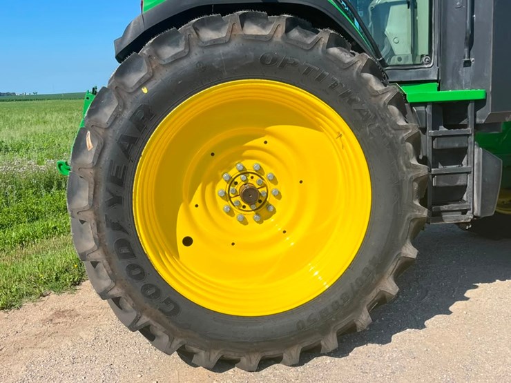 2023-john-deere-7r-210-image-25
