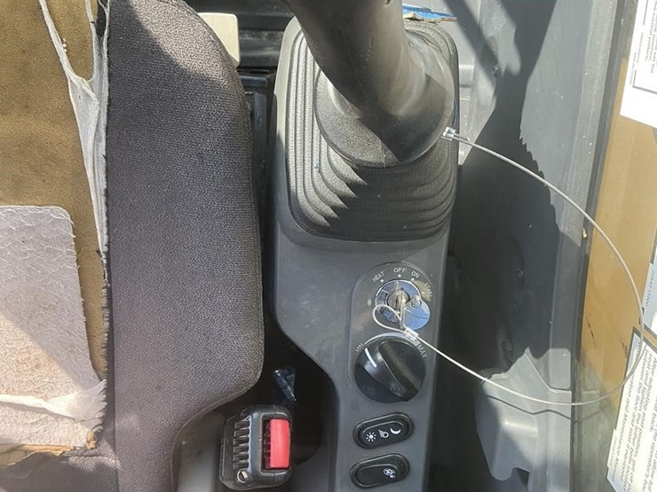 komatsu-pc210-lc-11-image-14