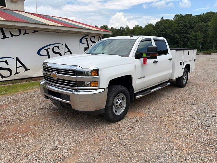 2018-chevrolet-2500-image-1