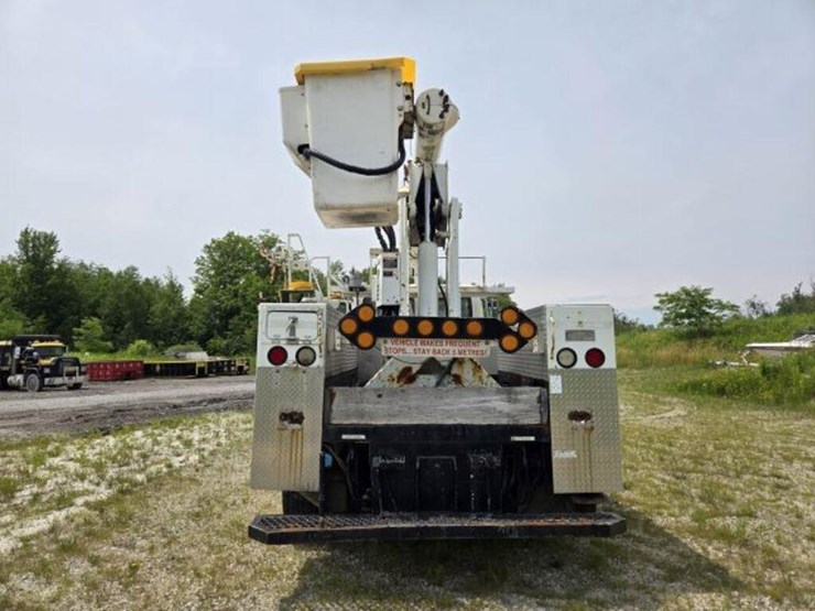 2000-freightliner-fl80-image-7